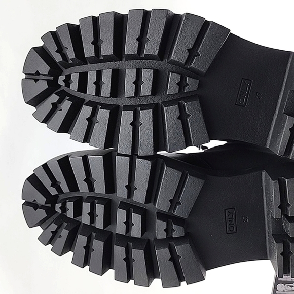 ONLY Betty Women's Black Lace-Up Faux Leather Ankle Boots  Chunky Soles Size 37 - Picture 7 of 15